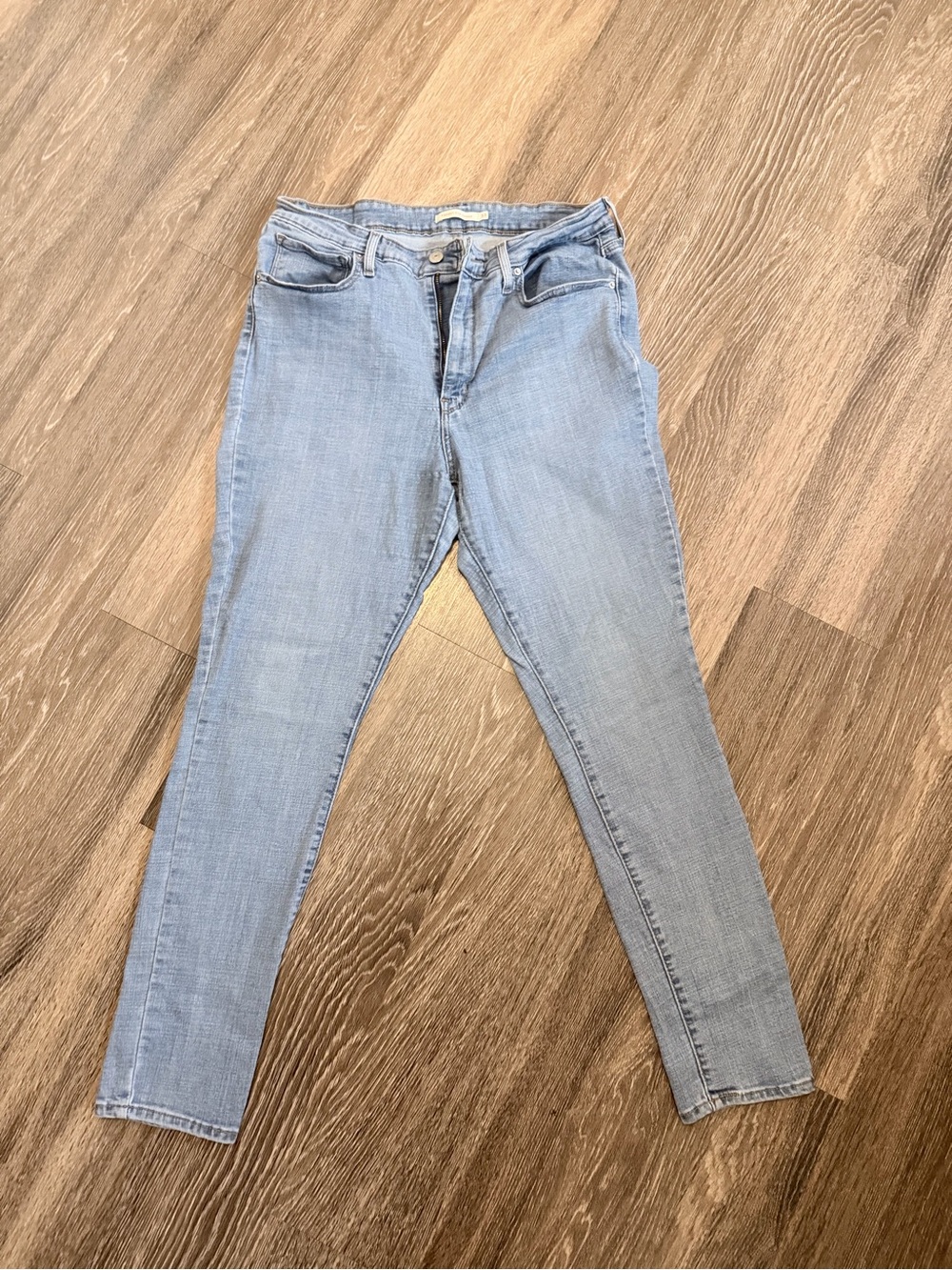 Levi's 721 High Rise Skinny Jeans